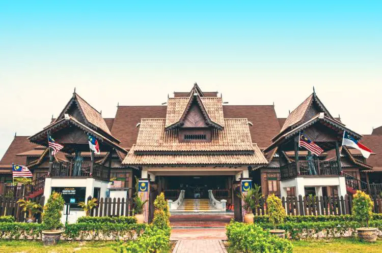 Hang Tuah Center
